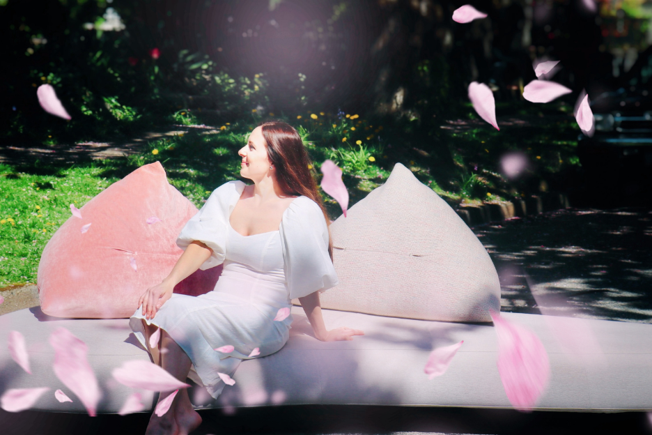 Spring Design Inspiration: Cherry Blossoms and the Italian Elegance of Papilo Island Sofa