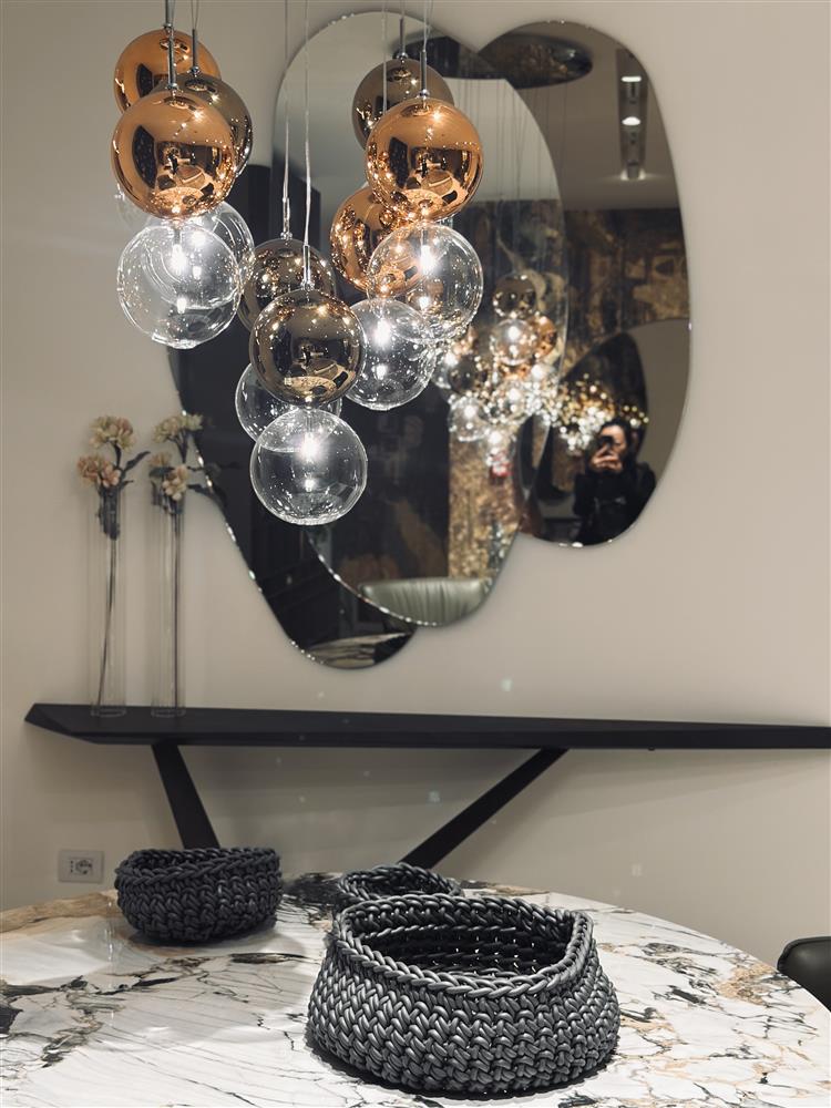 Elegant lighting and material contrast